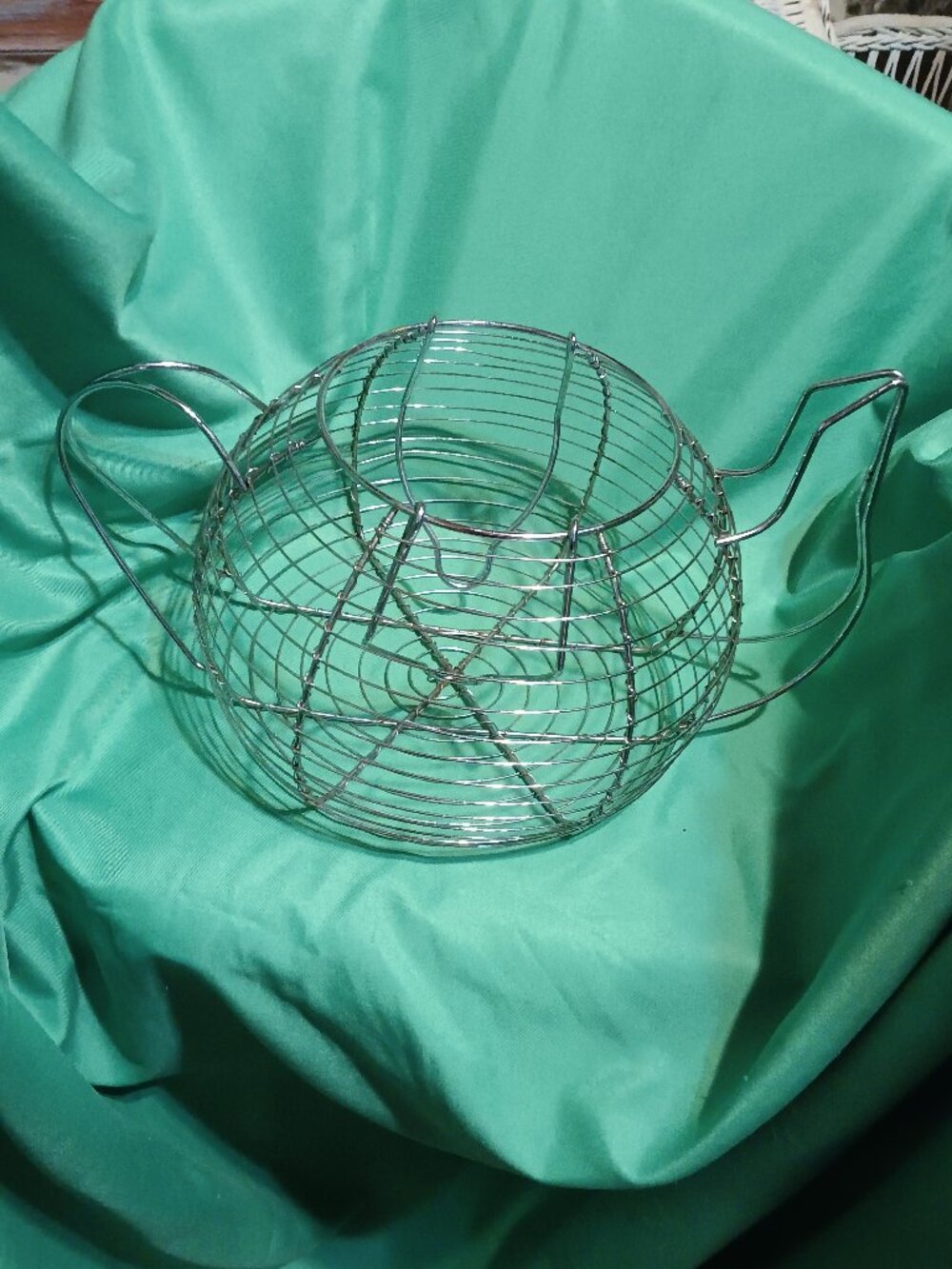 Wire Tea Pot Egg Basket